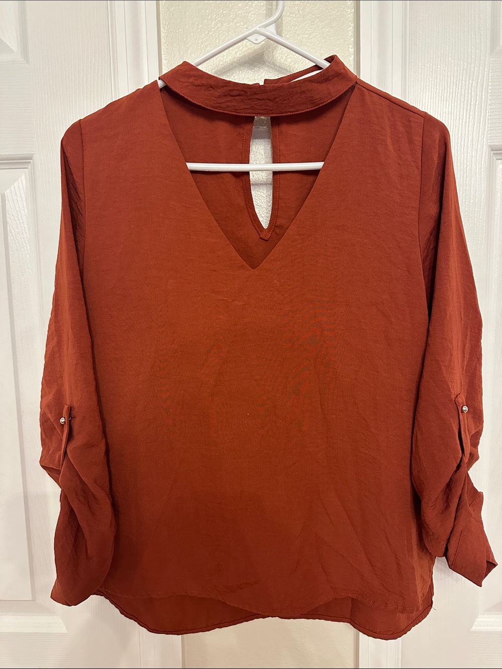 Alice Blue Burnt Orange V-Neck Button-Tab Sleeve Blouse